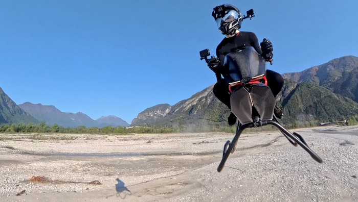 Das Funktionsprinzip ähnelt dem eines Jetpack-Raketenanzugs.