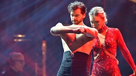 Bei der Finalshow gab das spätere Siegerduo Aaron Karl und Katya Mizera noch einmal alles – und begeisterte damit ganz Österreich. (Bild: ORF/Thomas Ramstorfer)