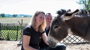 Daniela Maleschek heißt alle willkommen – von zarten Vogelbabys über stolze Hähne bis hin zu ...