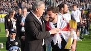 Otar Kiteishvili (rechts) hat noch einige Pläne für die Meisterfeier!  (Bild: Pail Sepp)