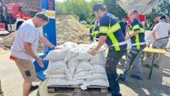 Mehr als 5000 Sandsäcke wurden am Samstag für die Feuerwehr Rudersdorf-Ort vorbereitet.
