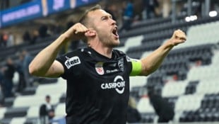 Große Emotionen bei Kapitän Lukas Jäger nach dem erneuten Klassenerhalt. (Bild: APA/EXPA)
