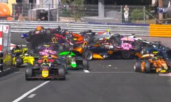 Chaos in der Formel 2: In der ersten Kurve kam es zu mehreren Auffahrunfällen, einige Boliden ...