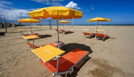Badeurlaub in Italien boomt: Zwischen Juni und August wird in italiens Badeortschaften mit 110,1 ...