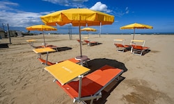 Badeurlaub in Italien boomt: Zwischen Juni und August wird in italiens Badeortschaften mit 110,1 ...