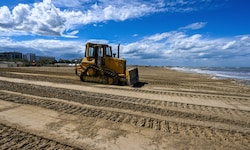 Am Strand von Cervia bei Rimini kam es zu dem tödlichen Drama mit einer Planierraupe ...