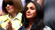 Herzogin Meghan hat es sich nicht nur mit „Vogue“-Chefin Anna Wintour (im Hintergrund) ...