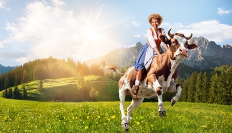 Das Erfolgsprodukt „Bauer sucht Frau“ geht auf ATV in seine 22. Staffel – Arabella Kiesbauer verkuppelt seit 2014. (Bild: Ernst Kainerstorfer)