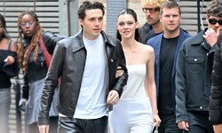 Brooklyn Peltz Beckham und seine Frau Nicola haben ihr Ehegelöbnis erneuert. Brooklyns Eltern ...
