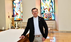 Weihbischof Johannes Freitag in der Kapelle des Grazer Priesterseminars.