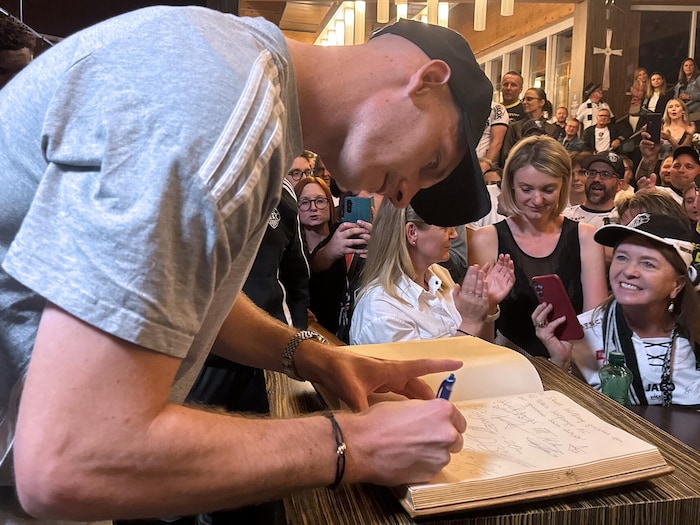 Abwehr-Ass Nico Wimmer und Co. trugen sich ins Goldene Buch der Stadt Wolfsberg ein.