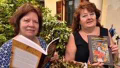 Die Autorinnen Andrea Glatzer (li.) und Ingrid Schramm stellen am Dienstag ihr Buch über Johann ...