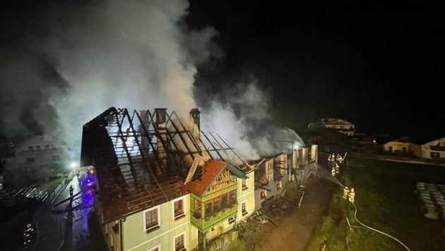 Der Brand forderte die Einsatzkräfte.