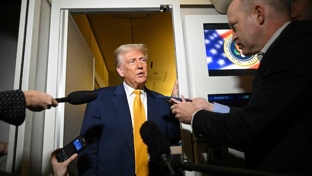 US-Präsident Donald Trump schließt drei große Medien von Presse-Veranstaltungen im Weißen Haus ...
