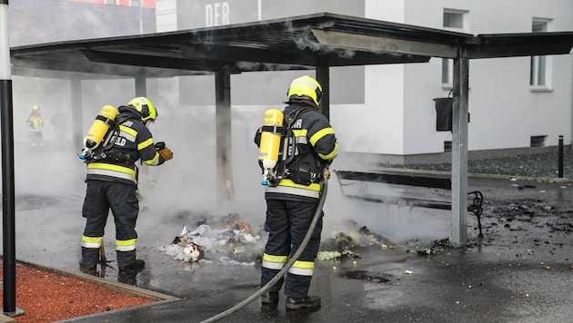 Die Feuerwehrleute konnten ein Ausbreiten des Brandes verhindern.