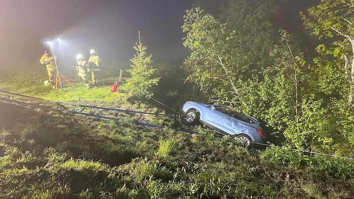 Die Feuerwehr Maria Alm barg das abgestürzte Fahrzeug.