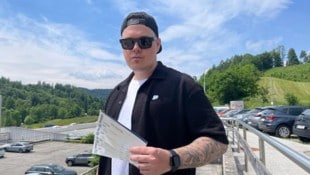 Der DJ und Produzent „NoooN“, bekannt für viele Songs unter anderem „Nüsse sind gesund“ und ...
