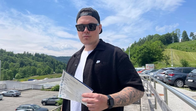 Der DJ und Produzent „NoooN“, bekannt für viele Songs unter anderem „Nüsse sind gesund“ und ...