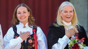 Letzte gemeinsame Momente? Kronprinzessin Mette-Marit und Prinzessin Ingrid Alexandra genießen ...