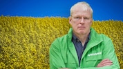 Im Verein mit Wissenschaftern sorgt sich Alex Egit um die Bienenvölker.