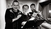 Gemeinsam mit den Mannen von The Boss Hoss (Sascha Vollmer und Alec Völkel) ging Arnold ...