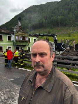 Nachbar Leonhard Egger sah nur noch ein Flammenmeer.