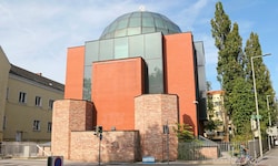 Das jüdische Gemeindehaus wurde beschädigt.