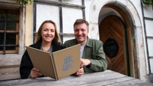Christina und Fritz Rigele führen den Gasthof fort. (Bild: Tröster Andreas)