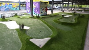Die Golfspieler dürfen sich auf einen Kunstrasen in Top-Qualität freuen. (Bild: Spitzbart Wolfgang)