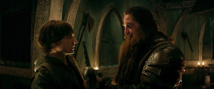 Hicks (Mason Thames) und Haudrauf (Gerad Butler) in der Live-Action Version von Drachenzähmen ...