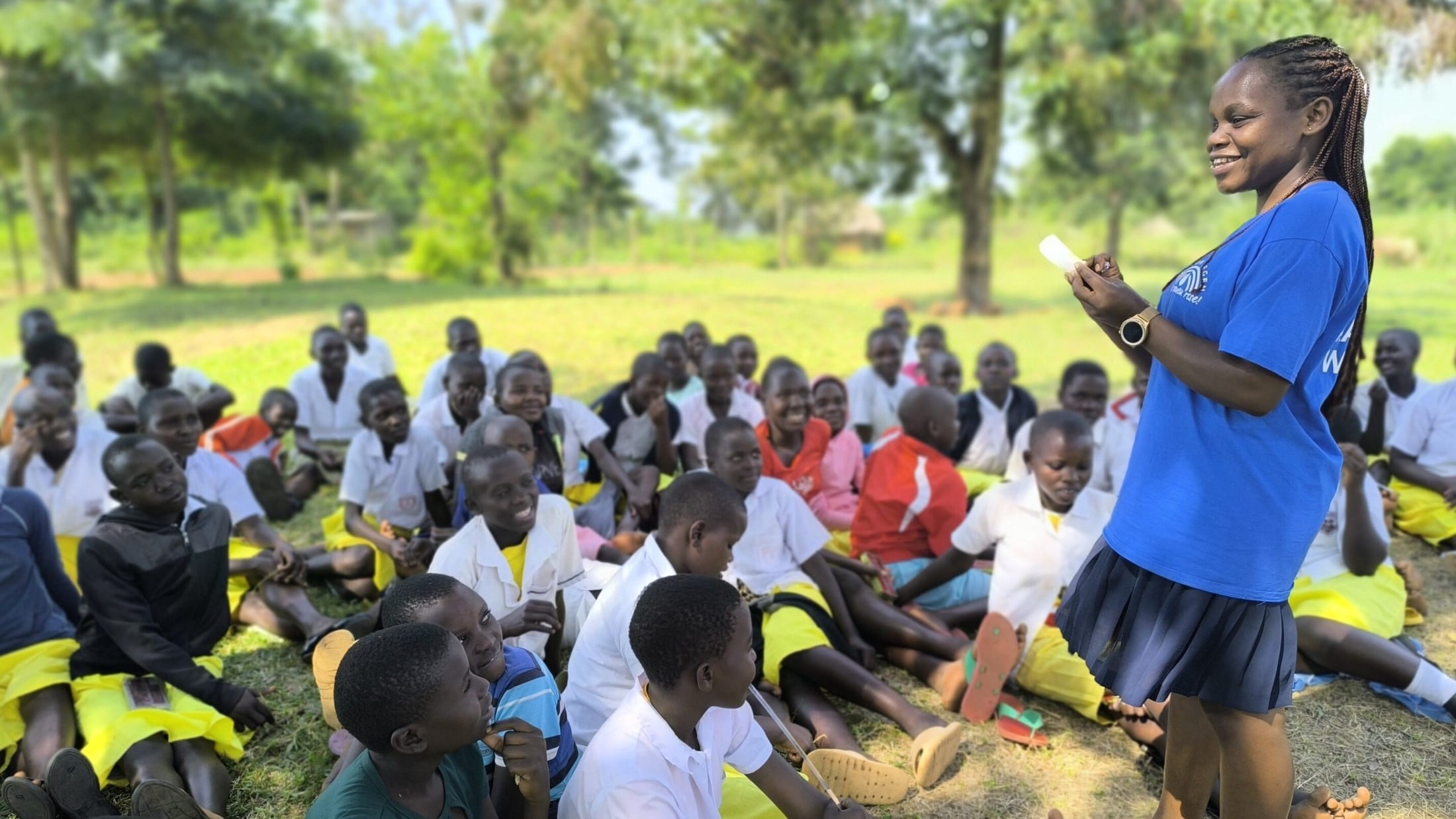 Rechtzeitig aufgeklärt: Workshop von The Rrain Workers in einer Schule in Uganda.