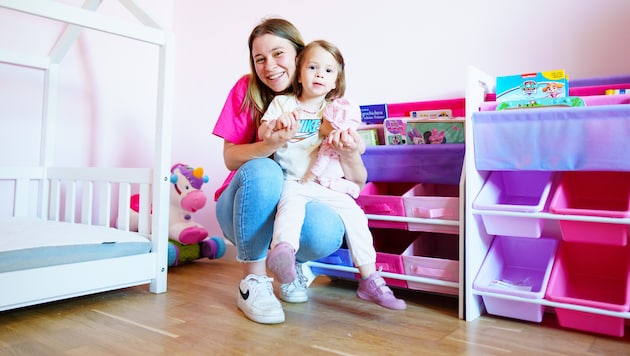 Sabrina Ofner (23) mit ihrer Tochter Melina. 