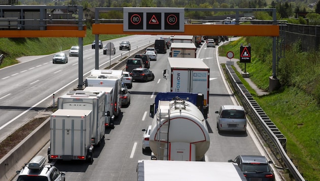 Auf der A10 Richtung VIllach stand bei Kuchl alles.
