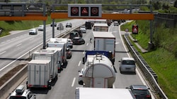 Auf der A10 Richtung VIllach stand bei Kuchl alles.