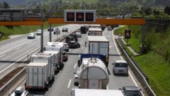 Es staut auf der A10.