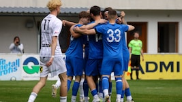 Grödig (in blau) will gegen Seekirchen selbst jubeln, anstatt nur zuzusehen. (Bild: Tröster Andreas)