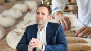 Chef von 1300 Mitarbeitern: Georg Resch. (Bild: Krone KREATIV/Resch&Frisch (2), Markus Wenzel)