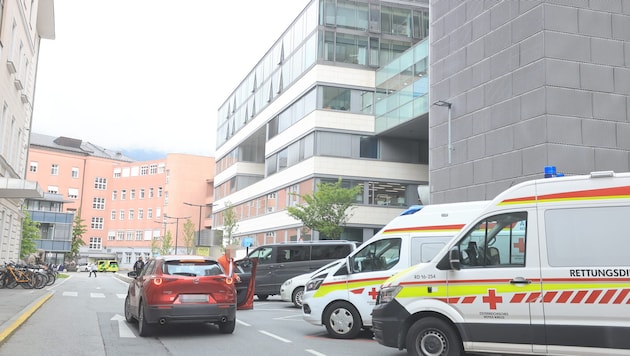 Archivbild: Alle sieben Minuten muss in Tirol eine Person ins Spital.