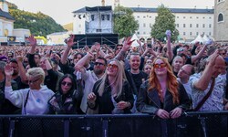 Die Rückkehr der Musikkonzerte am Salzburger Residenzplatz war ein voller Erfolg. Zu den ...