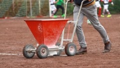 Der 22-jährige Verdächtige wurde festgenommen, es handelt sich um einen Mitarbeiter des ...
