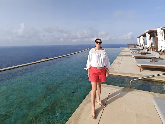 Urlaubsglück in Griechenland – Andrea Thomas vor Ort auf Kea, der Insel, auf die auch gerne die Athener kommen. Hier lassen sie den Alltag hinter sich, genießen Sonne, Meer und Freizeit. 