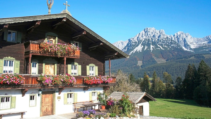 Im Bauernhof Hinterschnabel in Ellmau ist die „Bergdoktorpraxis“ untergebracht.
