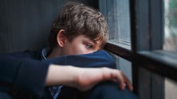 Der junge Tiroler befindet sich nach wie vor in Therapie. (Symbolfoto) (Bild: Stock Adobe/Irina Polonina)