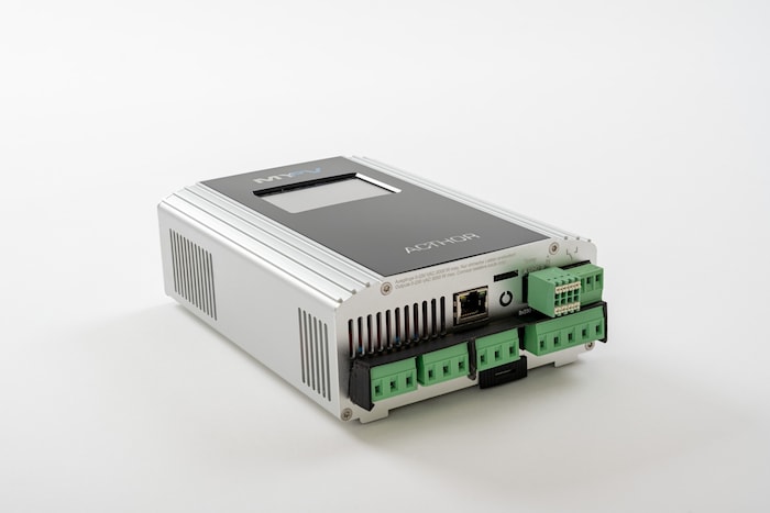 AC•THOR 9s Untersicht mit Stecker 