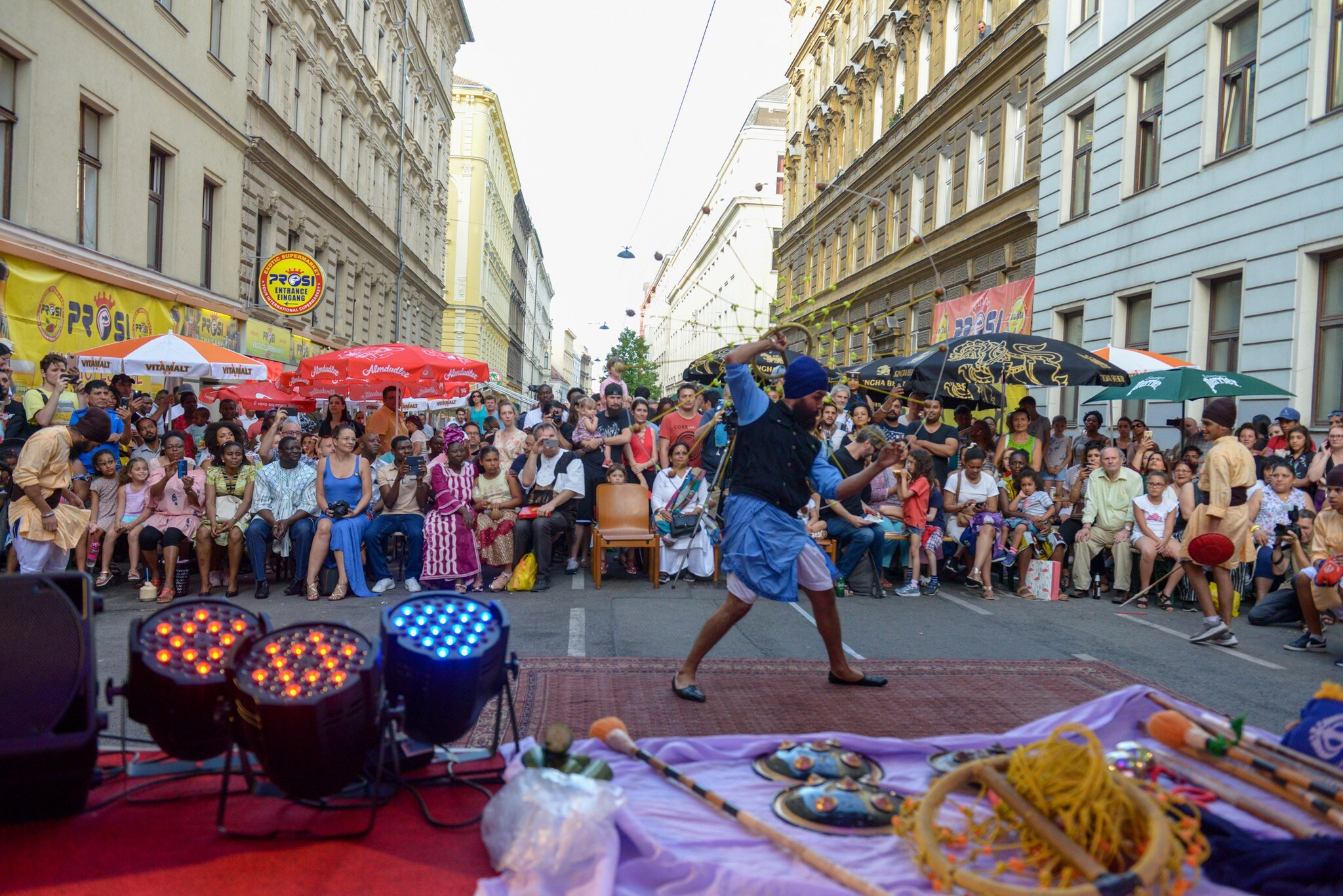 In in Wien - Im Juni wird die halbe Stadt zur Freiluftbühne | krone.at