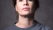 Birgit Minichmayr ist bekannt für eine intensive Bühnenpräsenz
