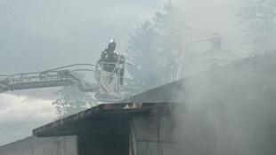 Das Dach des Hackschnitzellagers muss geöffnet werden.