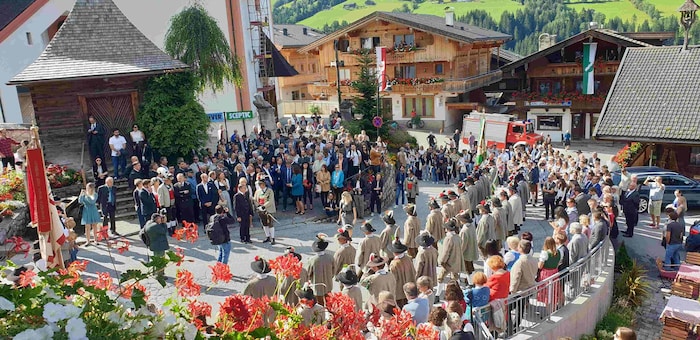 Die Eröffnung im Dorfzentrum bietet jährlich tolle Bilder.