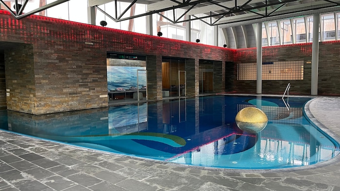 Eine von mehreren Pools des Hauses
