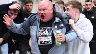 28 Hooligans wurden schon vor dem Spiel festgenommen. (Bild: AFP/AFP or licensors)